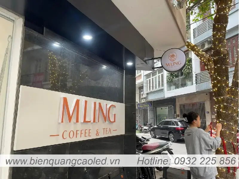 Chu mica noi 18cm khong sang den gia re