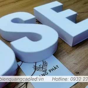 Chu mica trang sang den