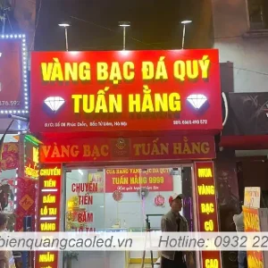 Chu noi mica vang sang den