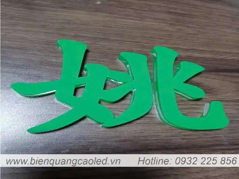 Gia lam chu mica noi 18cm khong sang den gia re