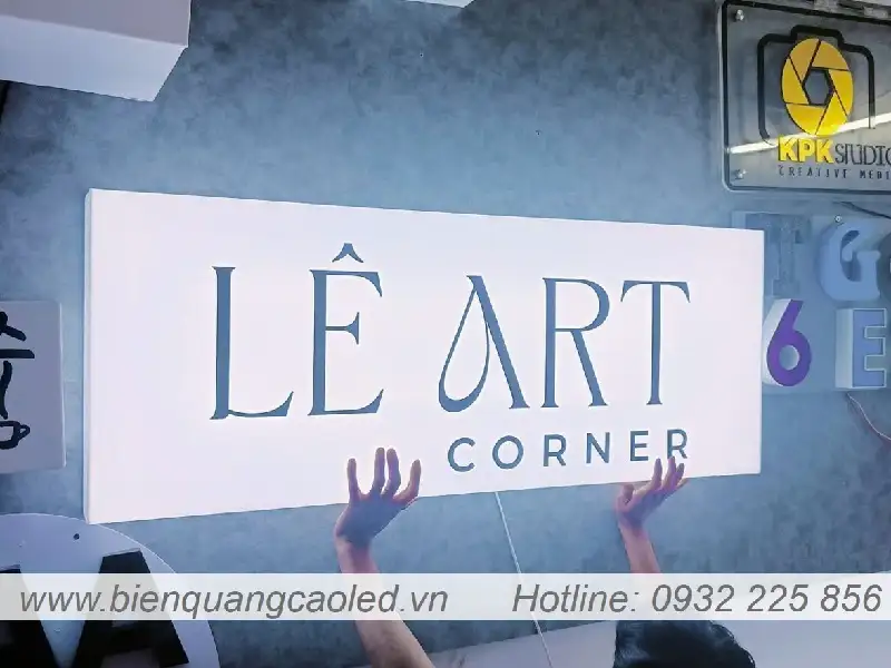Lam bien hop den quang cao 5 canh Lam bien hop den quang cao 5 canh