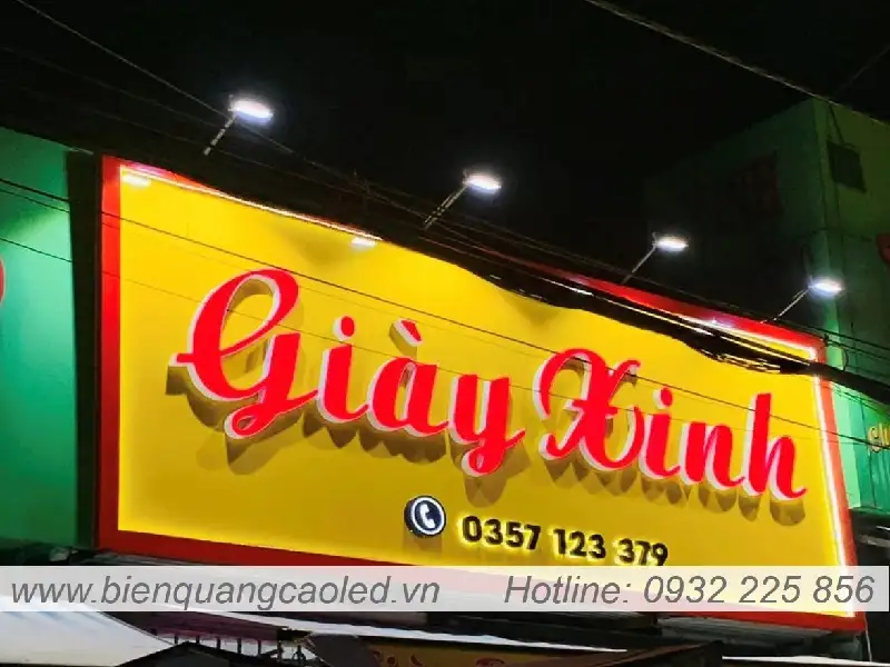 Thi cong bang hieu tai Ha Noi