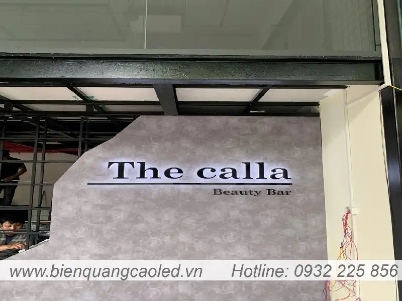 Thi cong chu mica sang canh