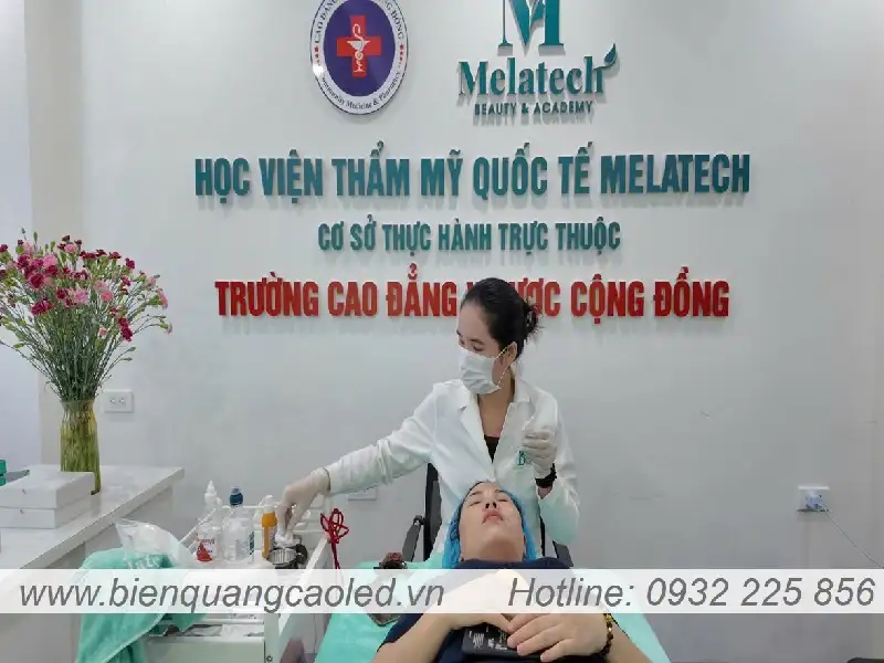 Chu noi mica co den Trang Phat
