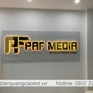 Chu noi mica sang mat Trang Phat