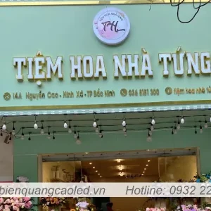 Thiet ke bien quang cao tiem hoa