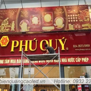 lam bien quang cao cua hang vang bac
