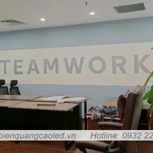 Decal canvas dan tuong