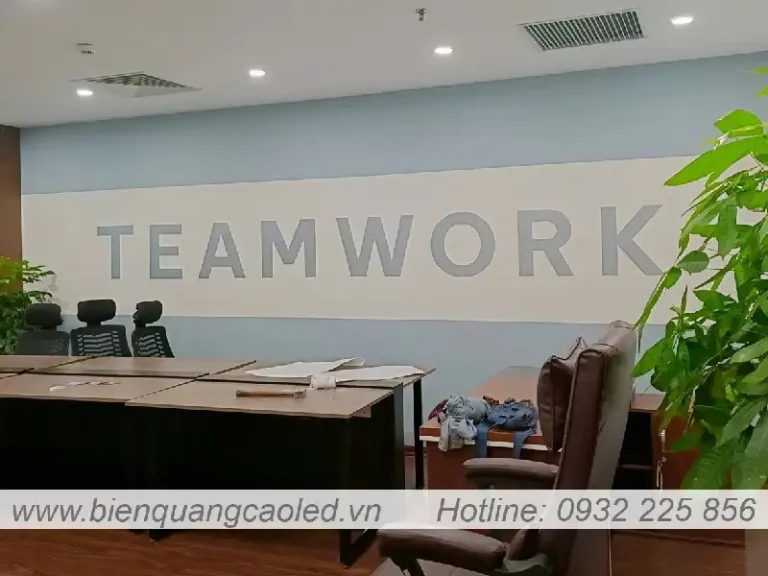 Decal canvas dán tường
