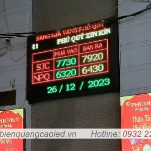 Man hinh LED ma tran full mau P2.5 tiem vang
